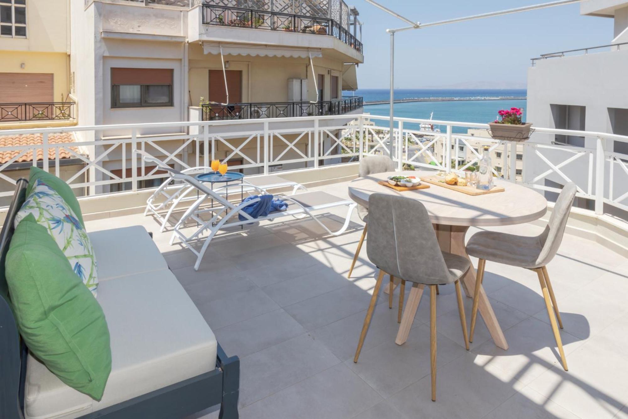 Chic, Downtown, Penthouse W Sundeck And Seaview Apartment Heraklion  Luaran gambar